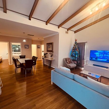 Cosy 4Br Home 15 Minutes Away From Melbourne Airport Saint Albans Ngoại thất bức ảnh