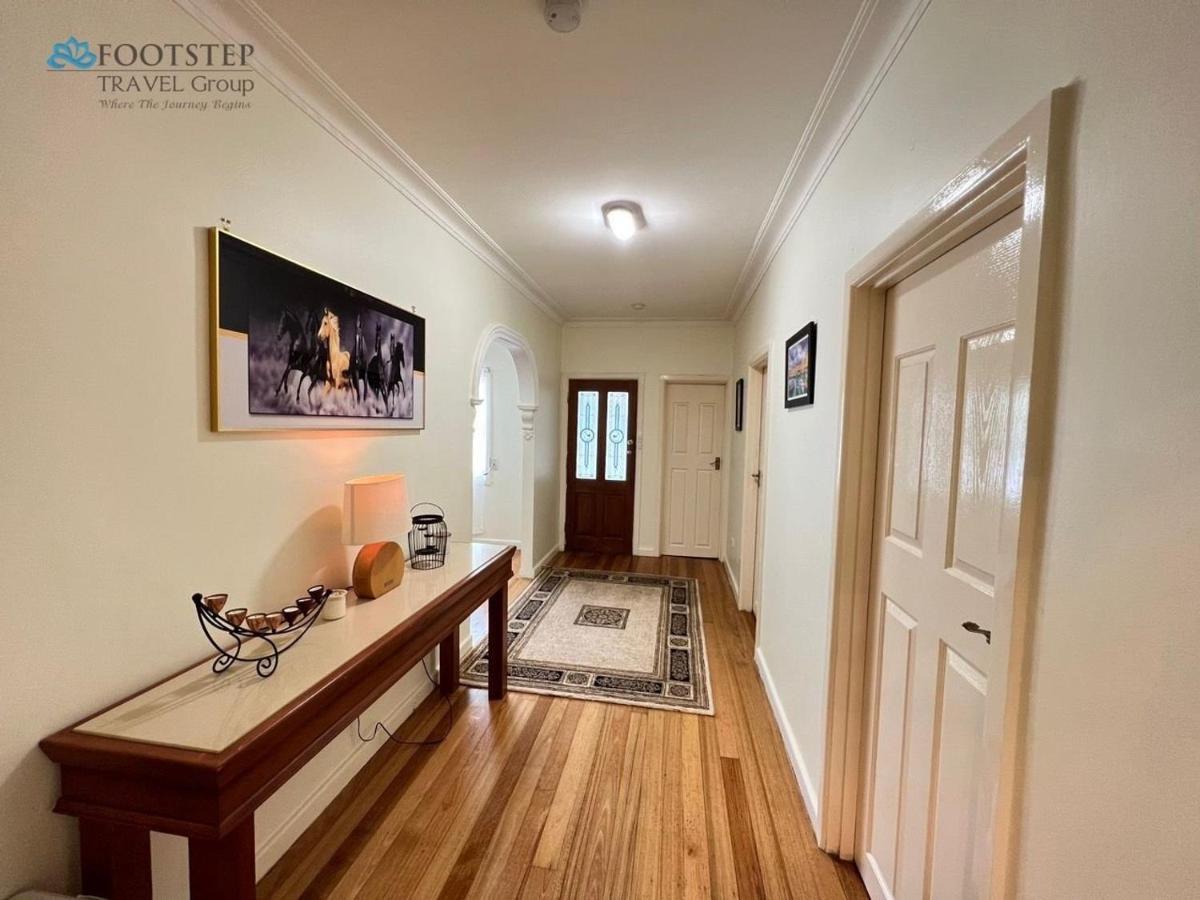 Cosy 4Br Home 15 Minutes Away From Melbourne Airport Saint Albans Ngoại thất bức ảnh