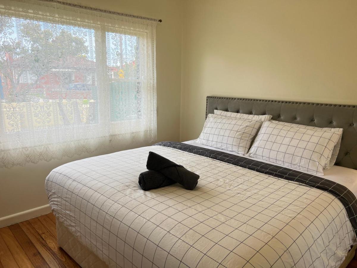 Cosy 4Br Home 15 Minutes Away From Melbourne Airport Saint Albans Ngoại thất bức ảnh