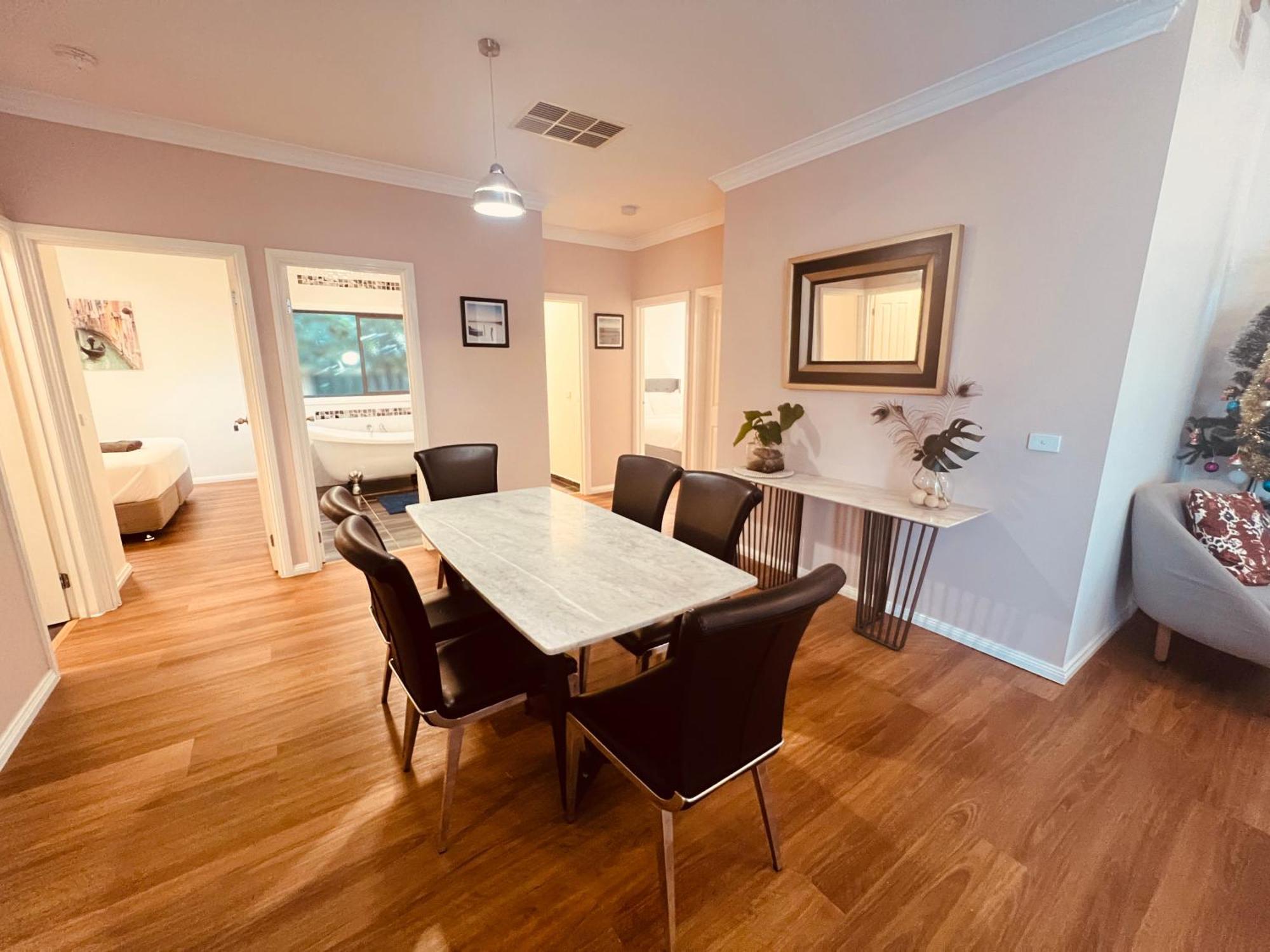 Cosy 4Br Home 15 Minutes Away From Melbourne Airport Saint Albans Ngoại thất bức ảnh