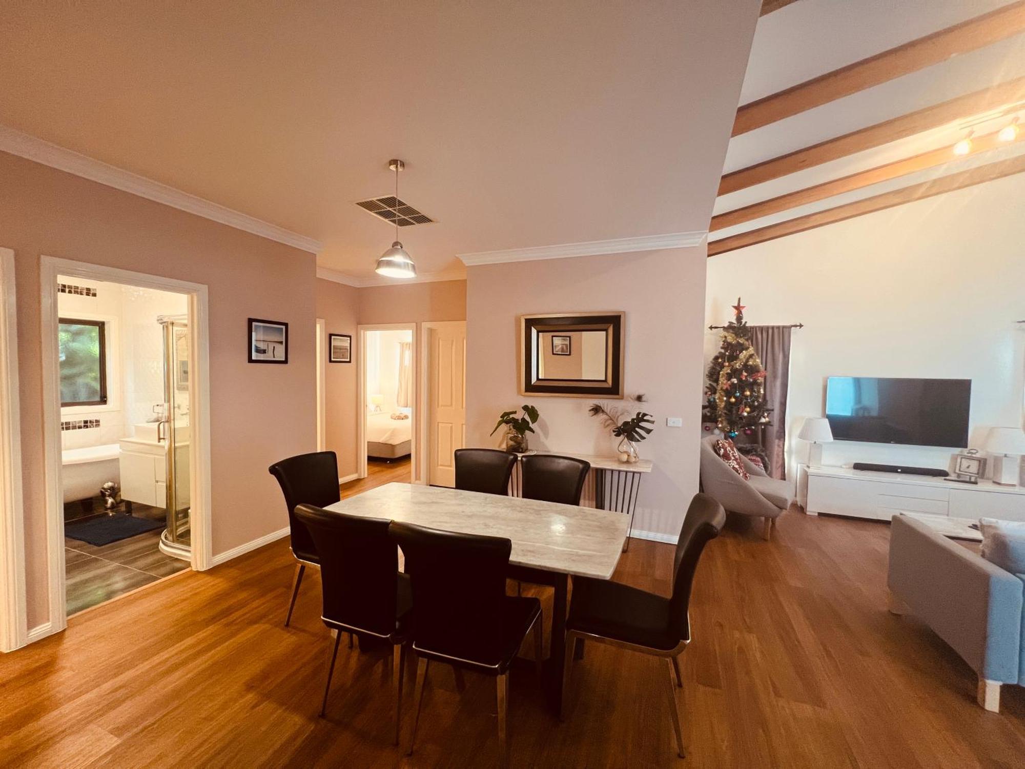 Cosy 4Br Home 15 Minutes Away From Melbourne Airport Saint Albans Ngoại thất bức ảnh